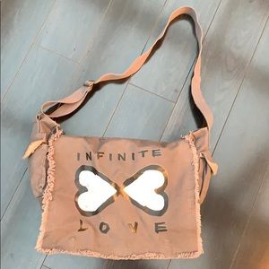 Unstructured crossbody or shoulder messenger bag